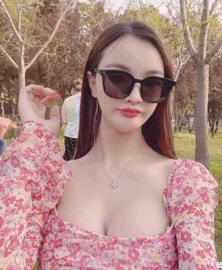 越秀大波天生尤物-诗霞（热）